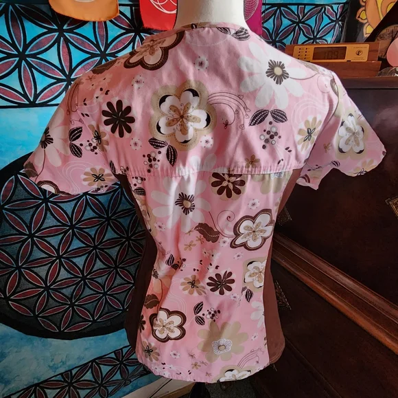 Cherokee Scrubs - Picture 3 of 4